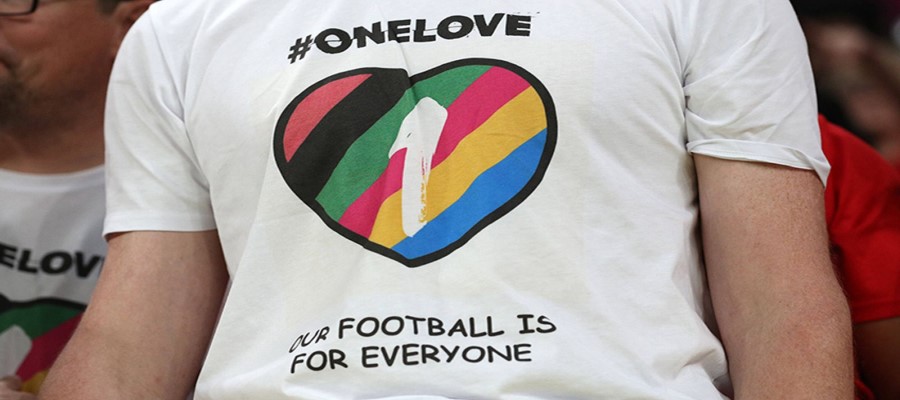 DFB ersetzt Rewe-Logo durch '' One Love'' Zeichen